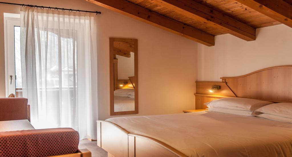 Hotel Ai Pini Виго ди Фаса Екстериор снимка
