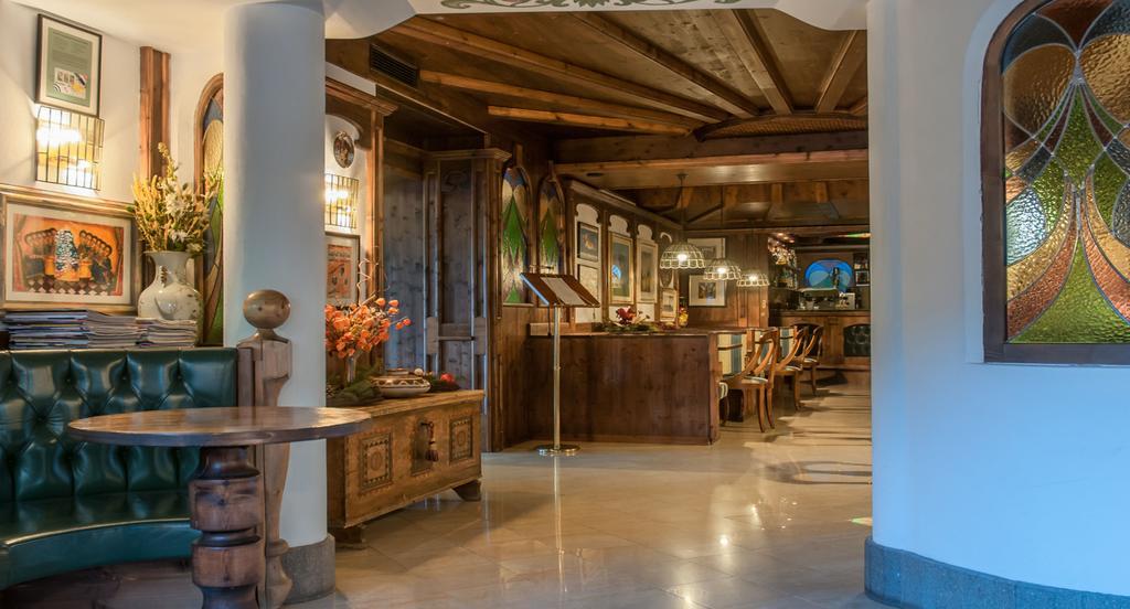 Hotel Ai Pini Виго ди Фаса Екстериор снимка