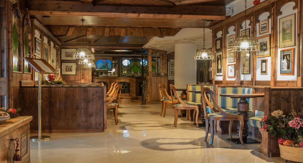 Hotel Ai Pini Виго ди Фаса Екстериор снимка