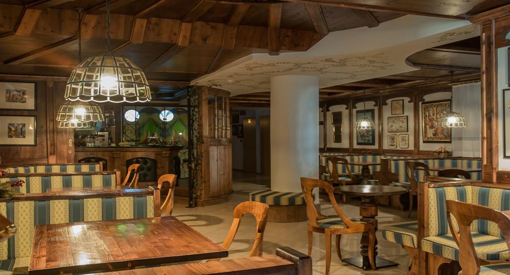 Hotel Ai Pini Виго ди Фаса Екстериор снимка