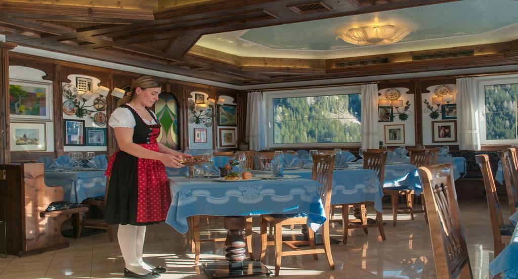 Hotel Ai Pini Виго ди Фаса Екстериор снимка